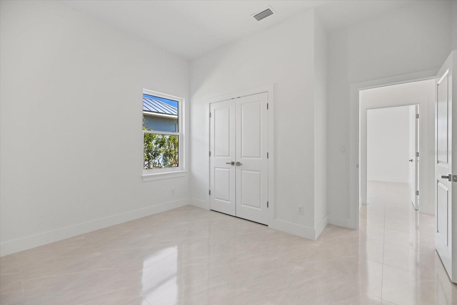 Image 29 of 45 For 482 Sunset Road N