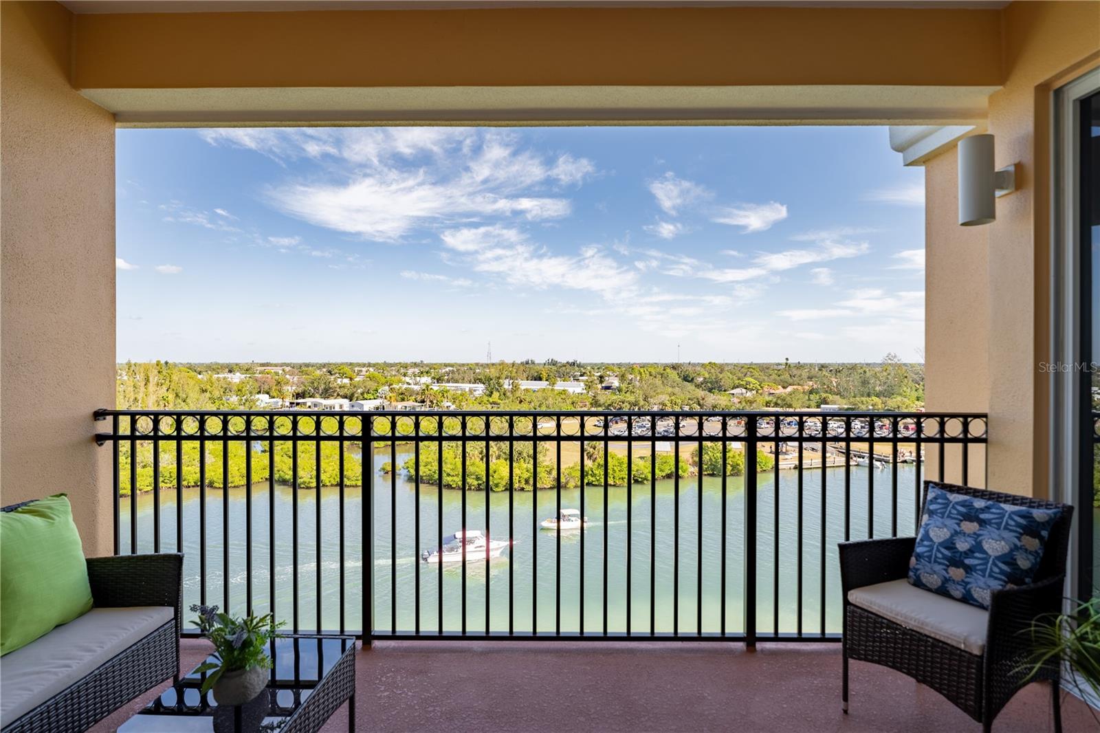 Image 4 of 43 For 157 Tampa Avenue E 706