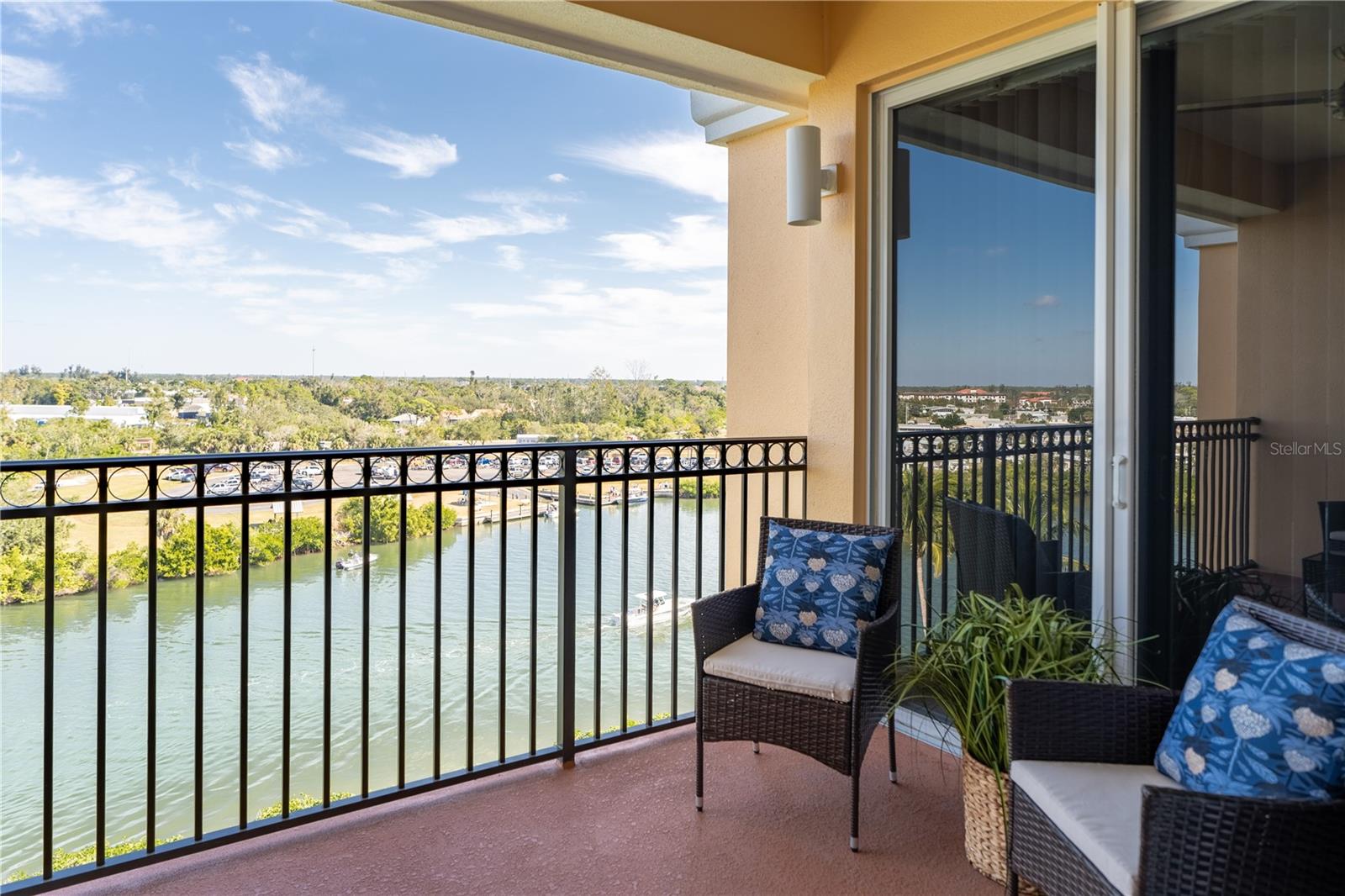 Image 5 of 43 For 157 Tampa Avenue E 706