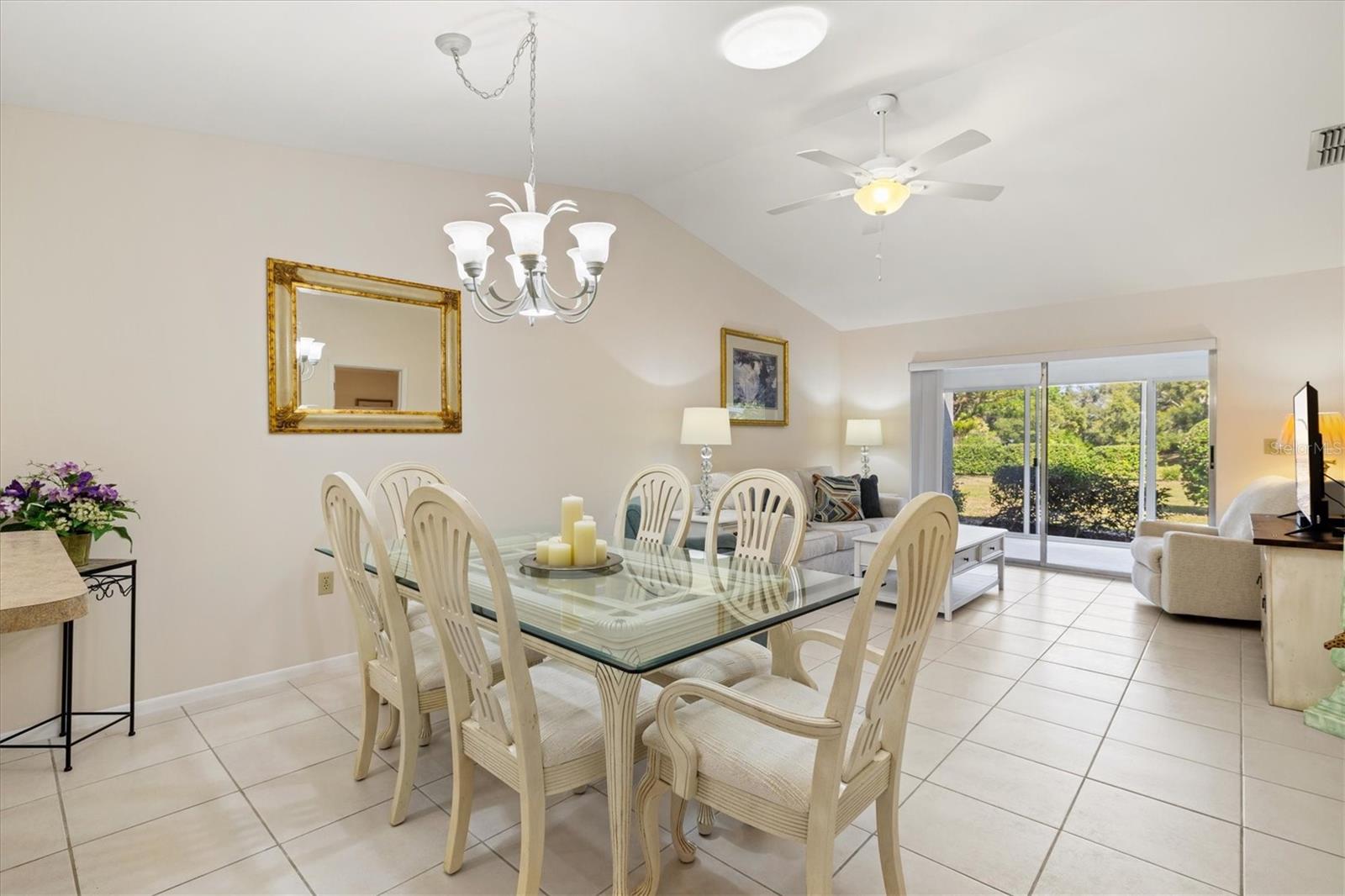 Image 13 of 75 For 608 Pinebrook Crescent 8