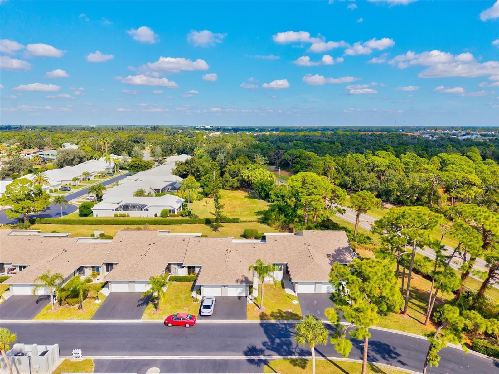 Image 38 of 75 For 608 Pinebrook Crescent 8