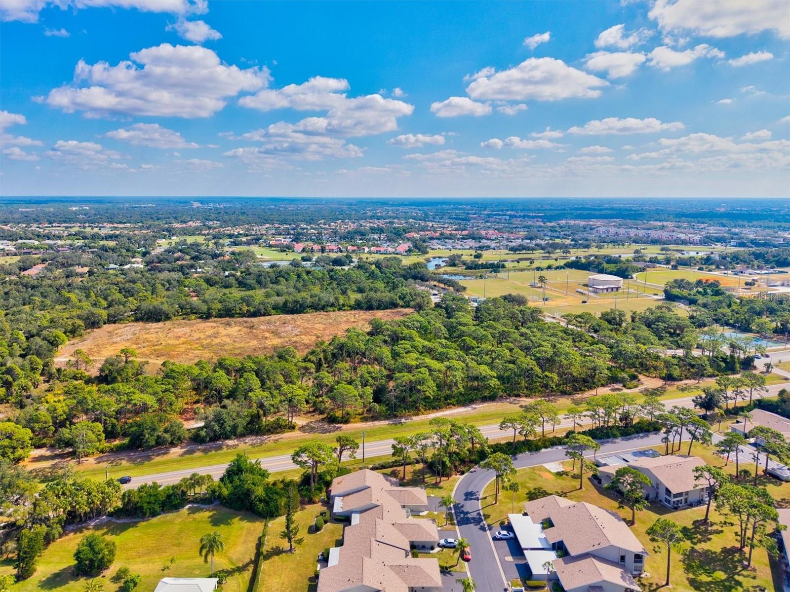 Image 47 of 75 For 608 Pinebrook Crescent 8