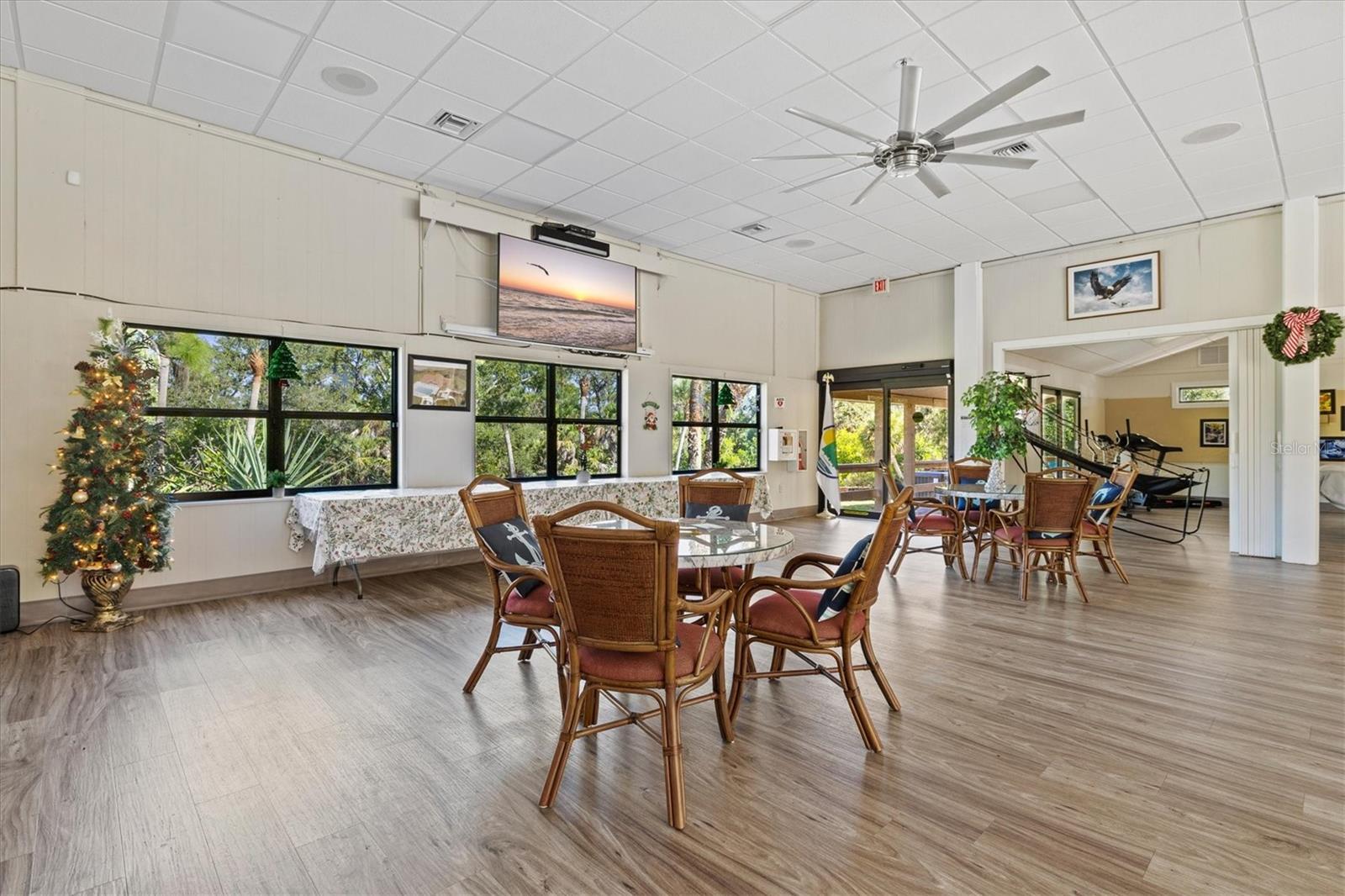 Image 56 of 75 For 608 Pinebrook Crescent 8