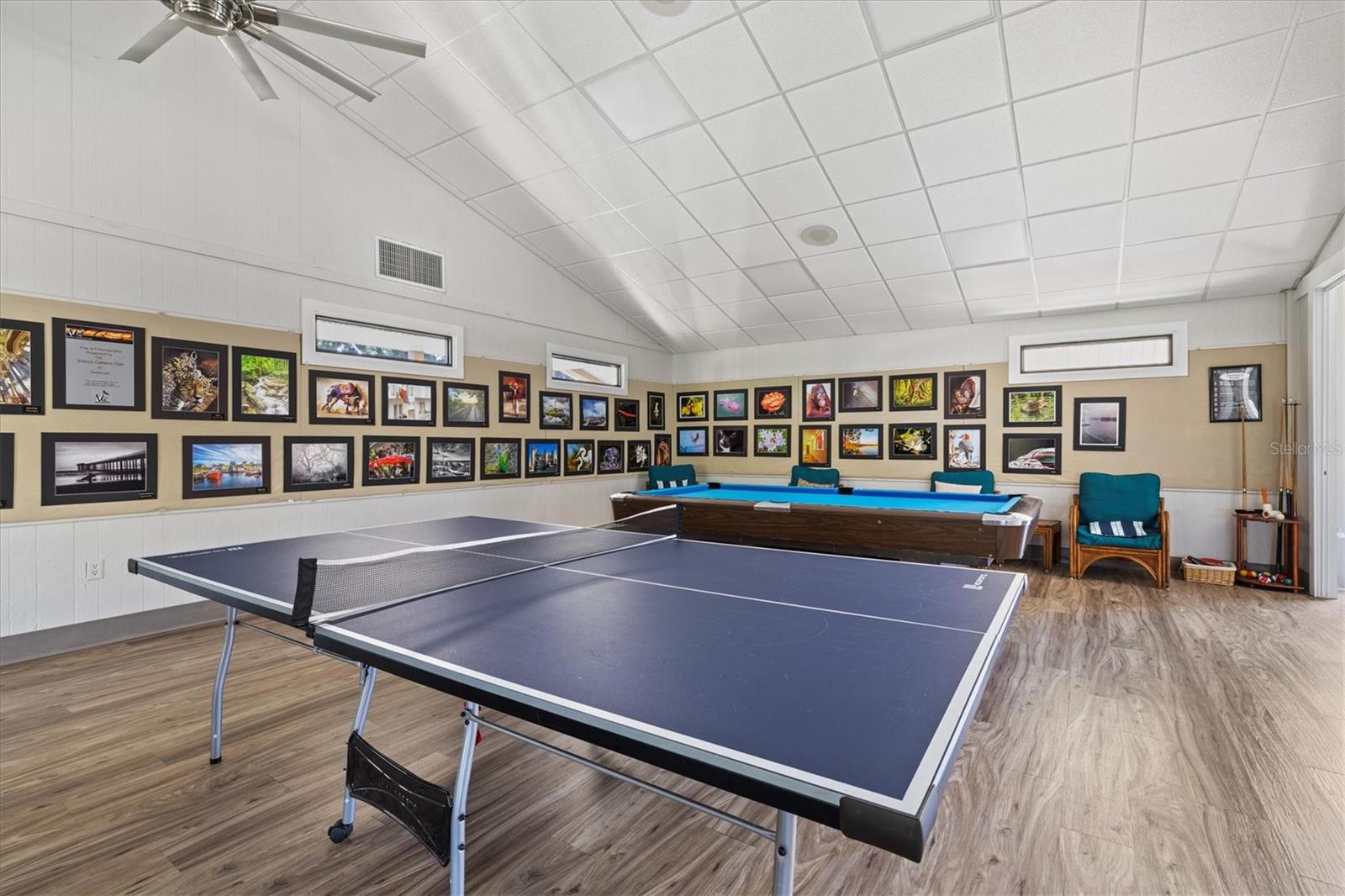 Image 58 of 75 For 608 Pinebrook Crescent 8