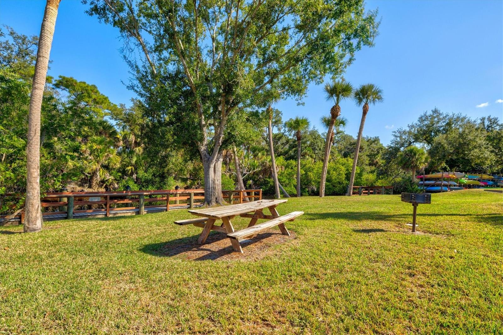 Image 62 of 75 For 608 Pinebrook Crescent 8