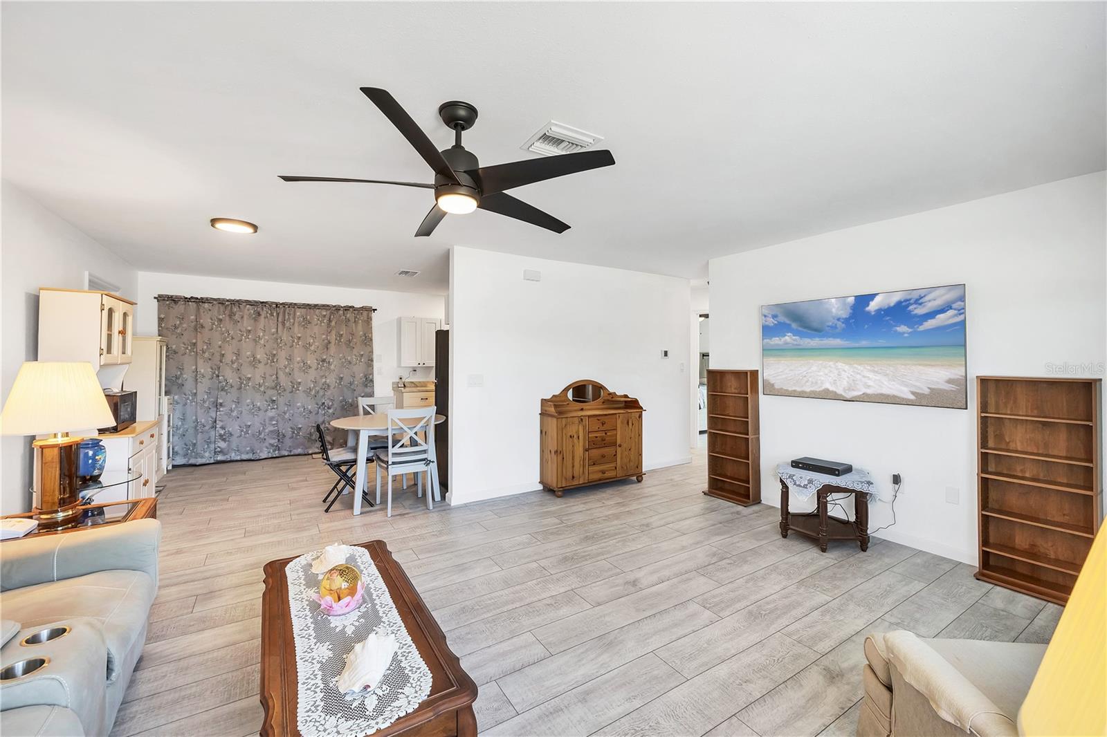 Image 5 of 34 For 6392 Coliseum Boulevard