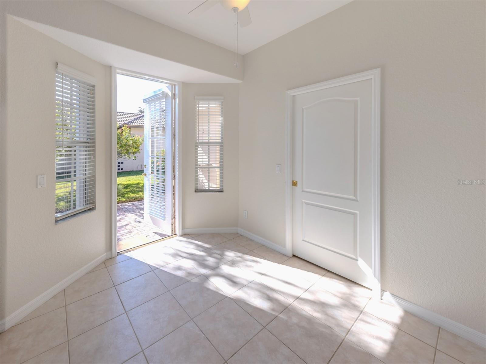 Image 22 of 54 For 155 Grand Oak Circle