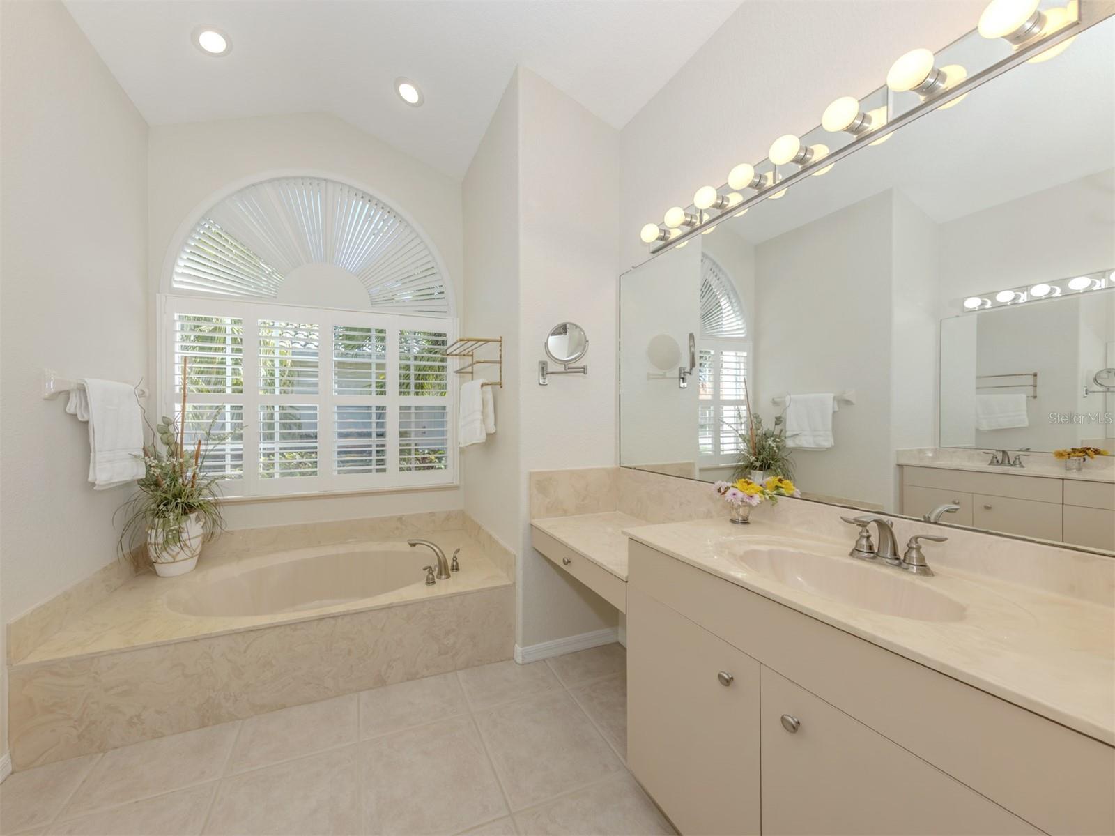 Image 27 of 54 For 155 Grand Oak Circle