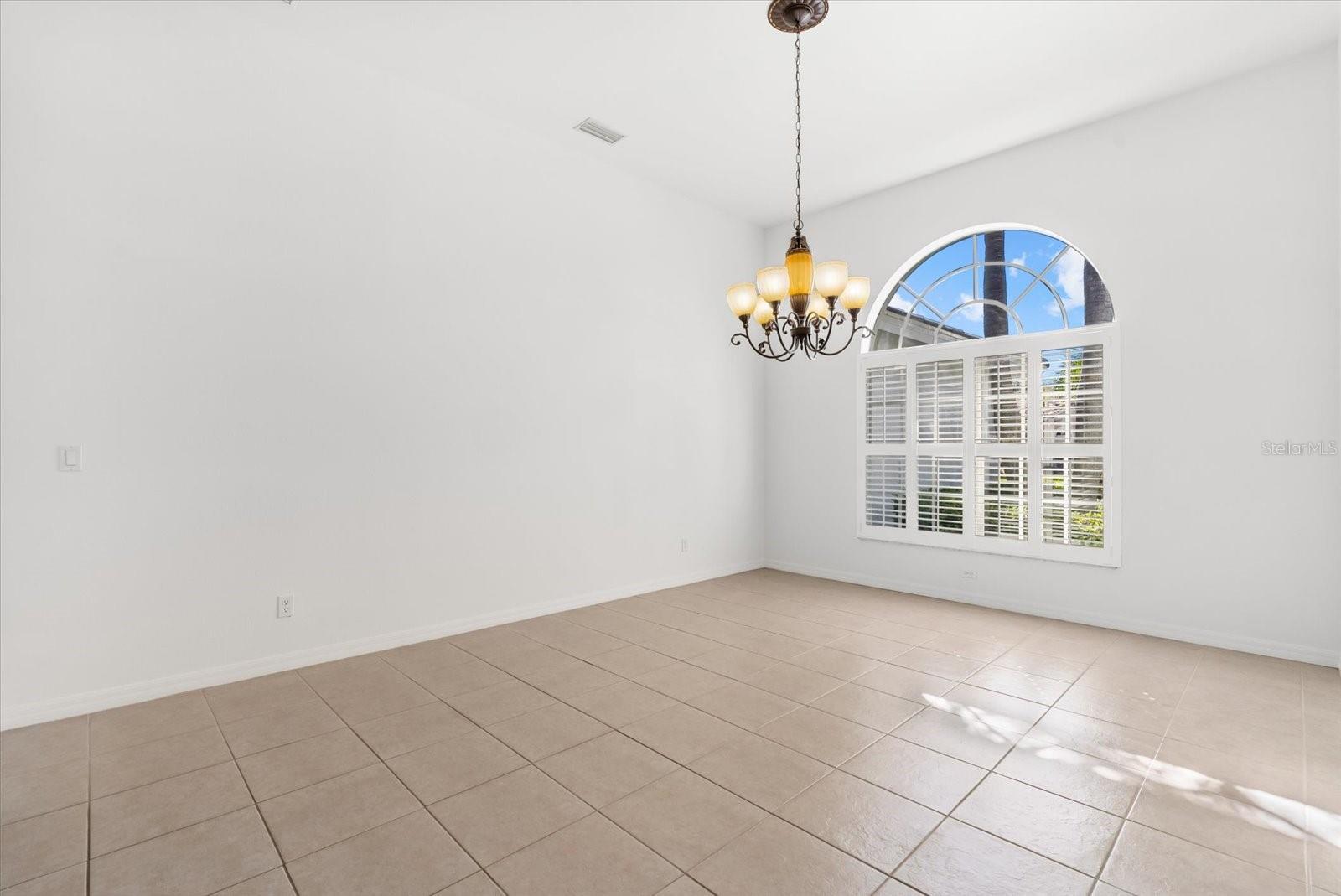 Image 17 of 58 For 4239 Corso Venetia Boulevard