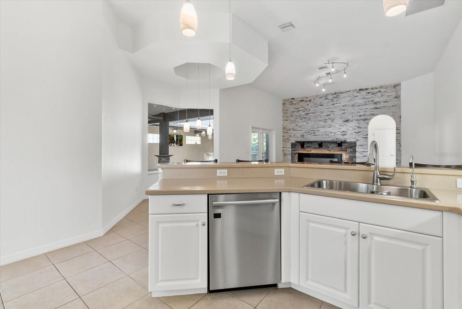 Image 20 of 58 For 4239 Corso Venetia Boulevard