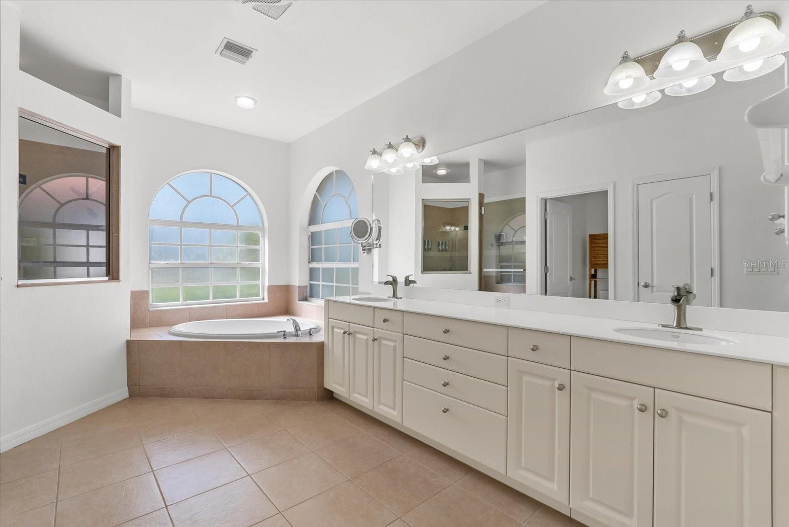 Image 28 of 58 For 4239 Corso Venetia Boulevard