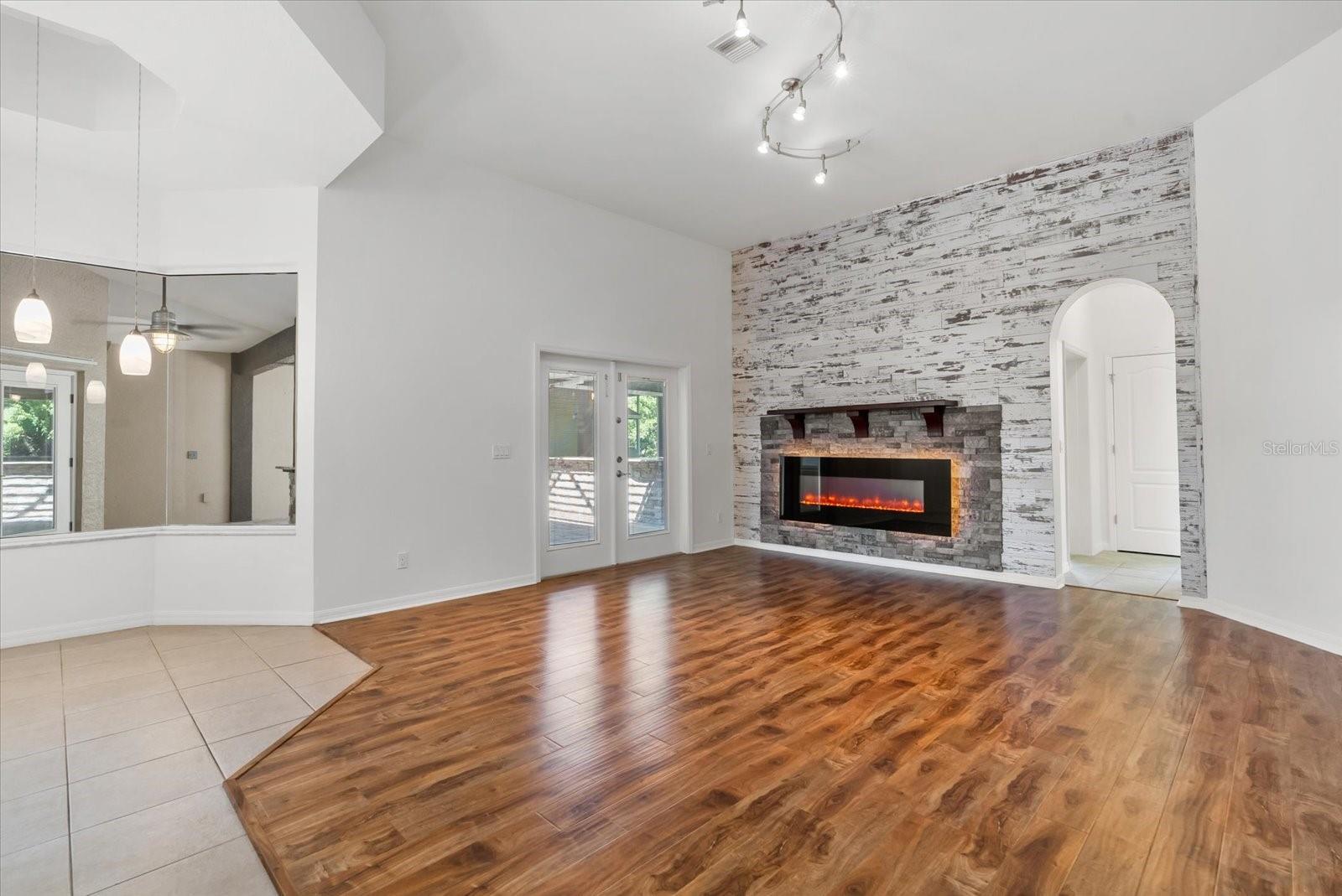 Image 29 of 58 For 4239 Corso Venetia Boulevard