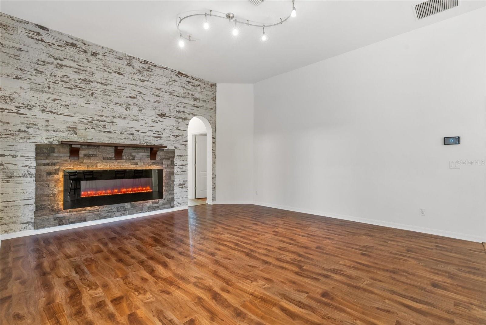 Image 30 of 58 For 4239 Corso Venetia Boulevard