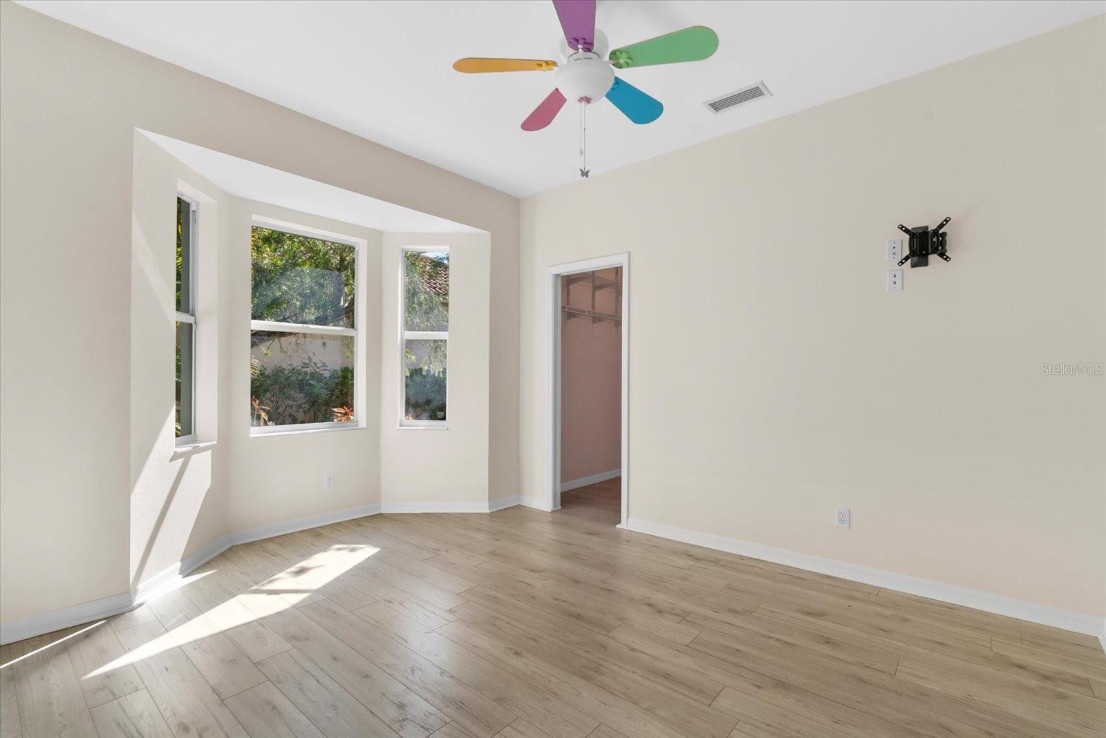 Image 33 of 58 For 4239 Corso Venetia Boulevard