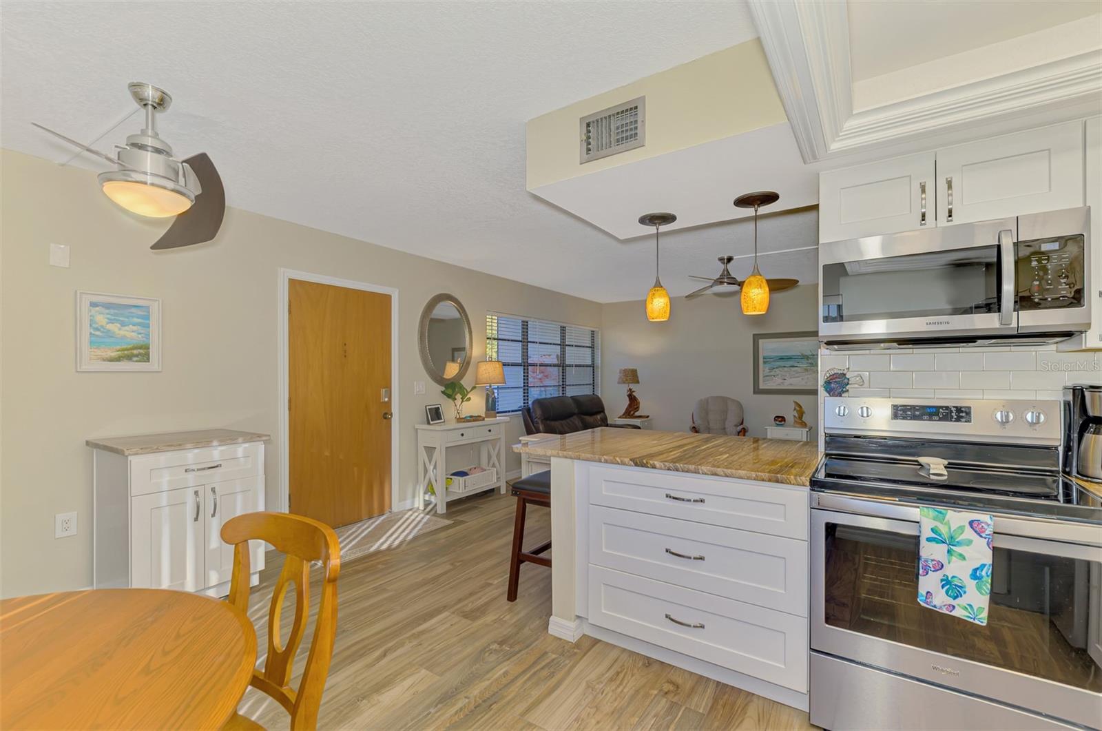 Image 7 of 62 For 10 Quails Run Boulevard 6