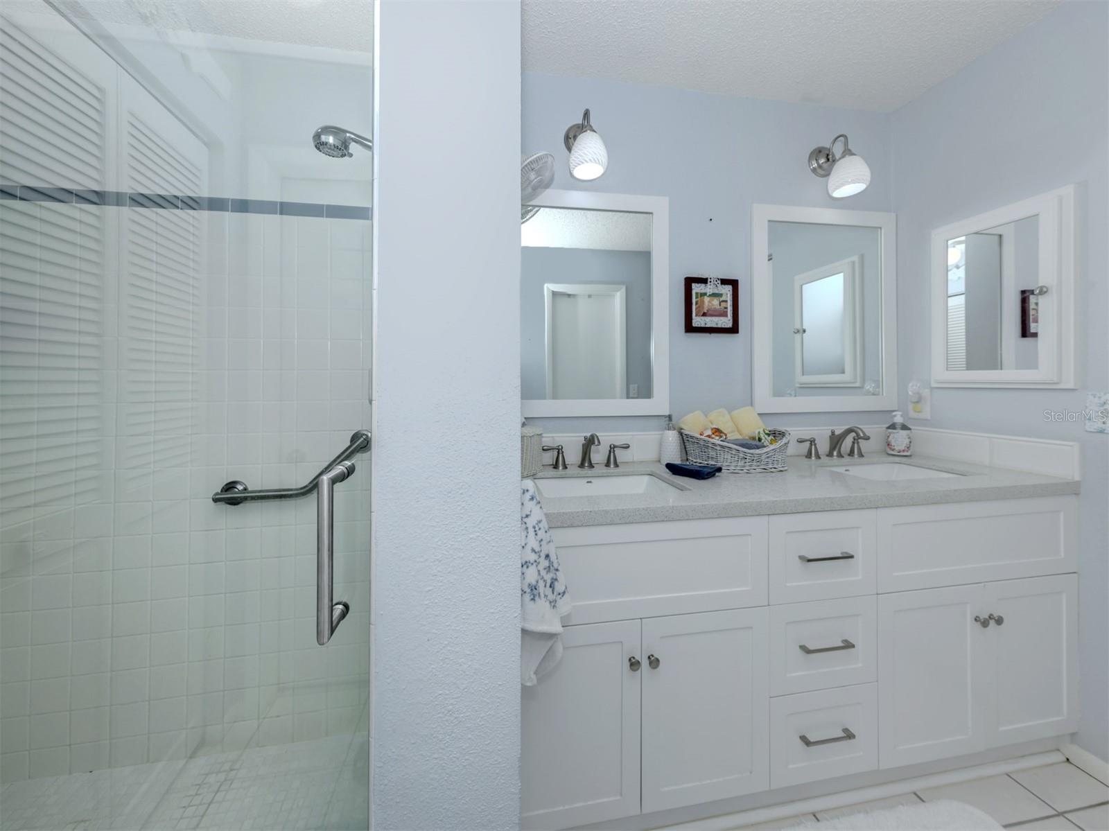 Image 17 of 50 For 264 Laurel Hollow Drive 31