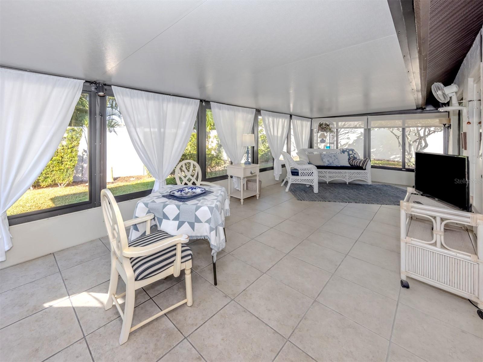 Image 23 of 50 For 264 Laurel Hollow Drive 31