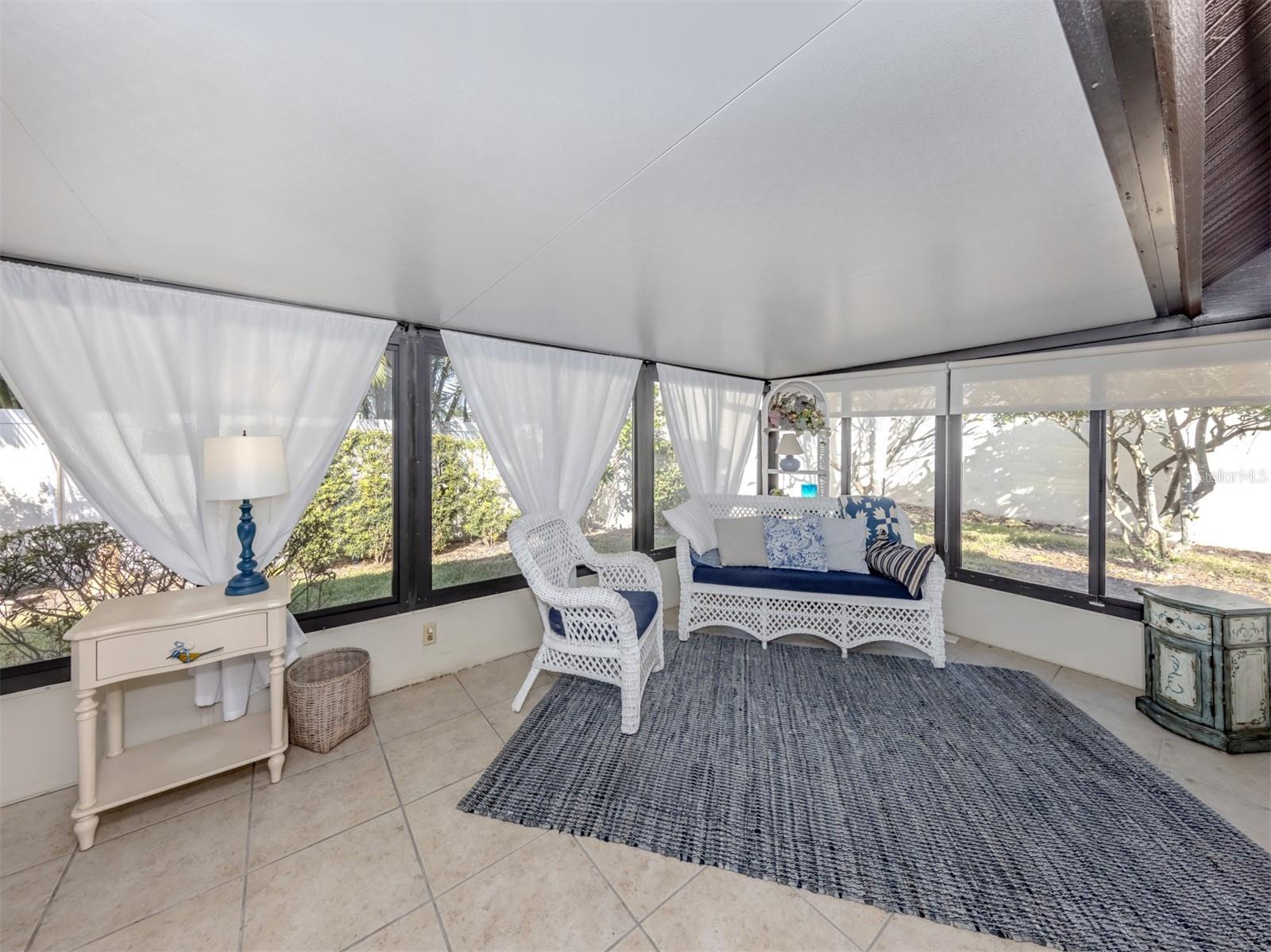 Image 24 of 50 For 264 Laurel Hollow Drive 31