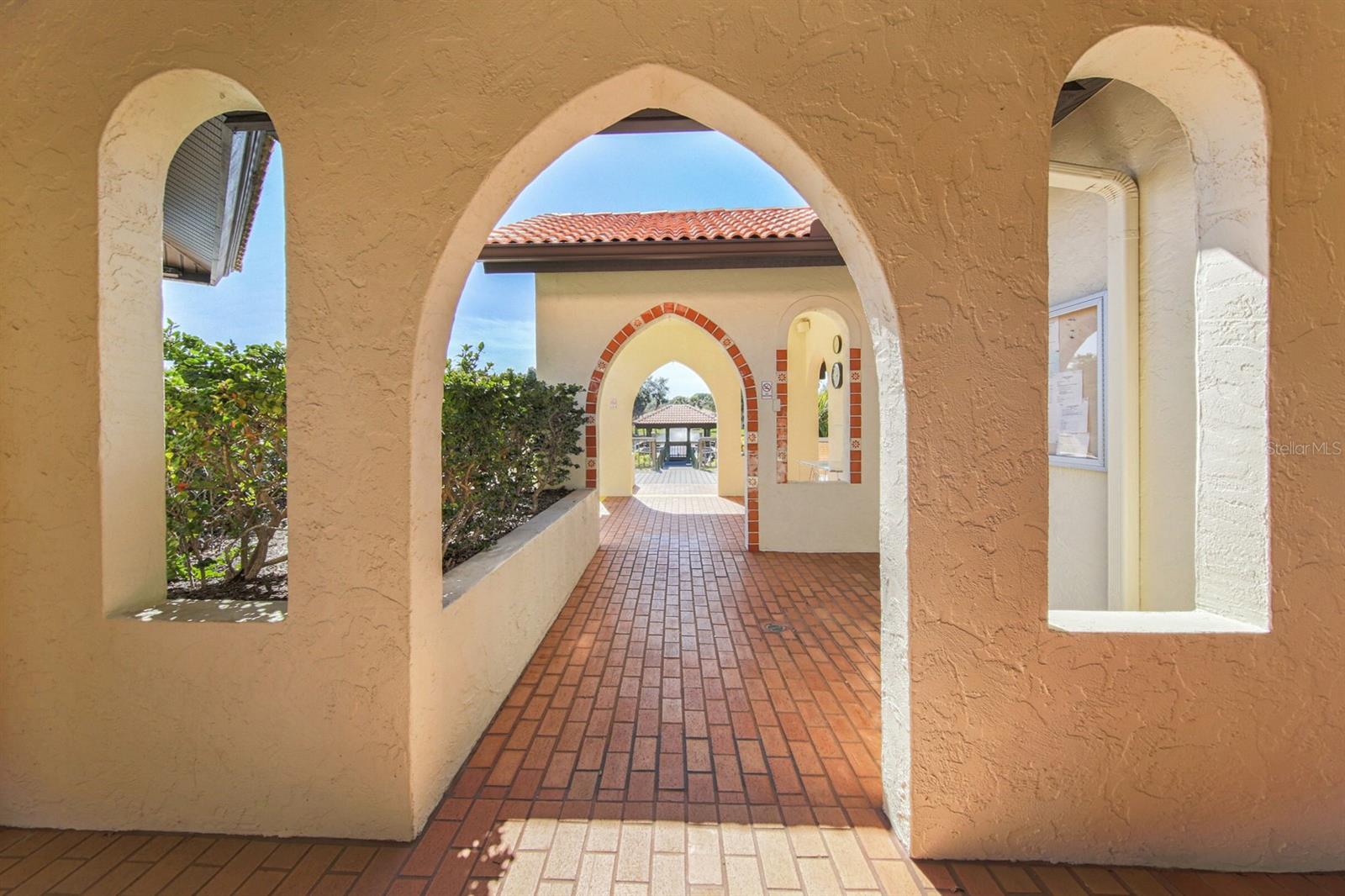 Image 28 of 50 For 264 Laurel Hollow Drive 31