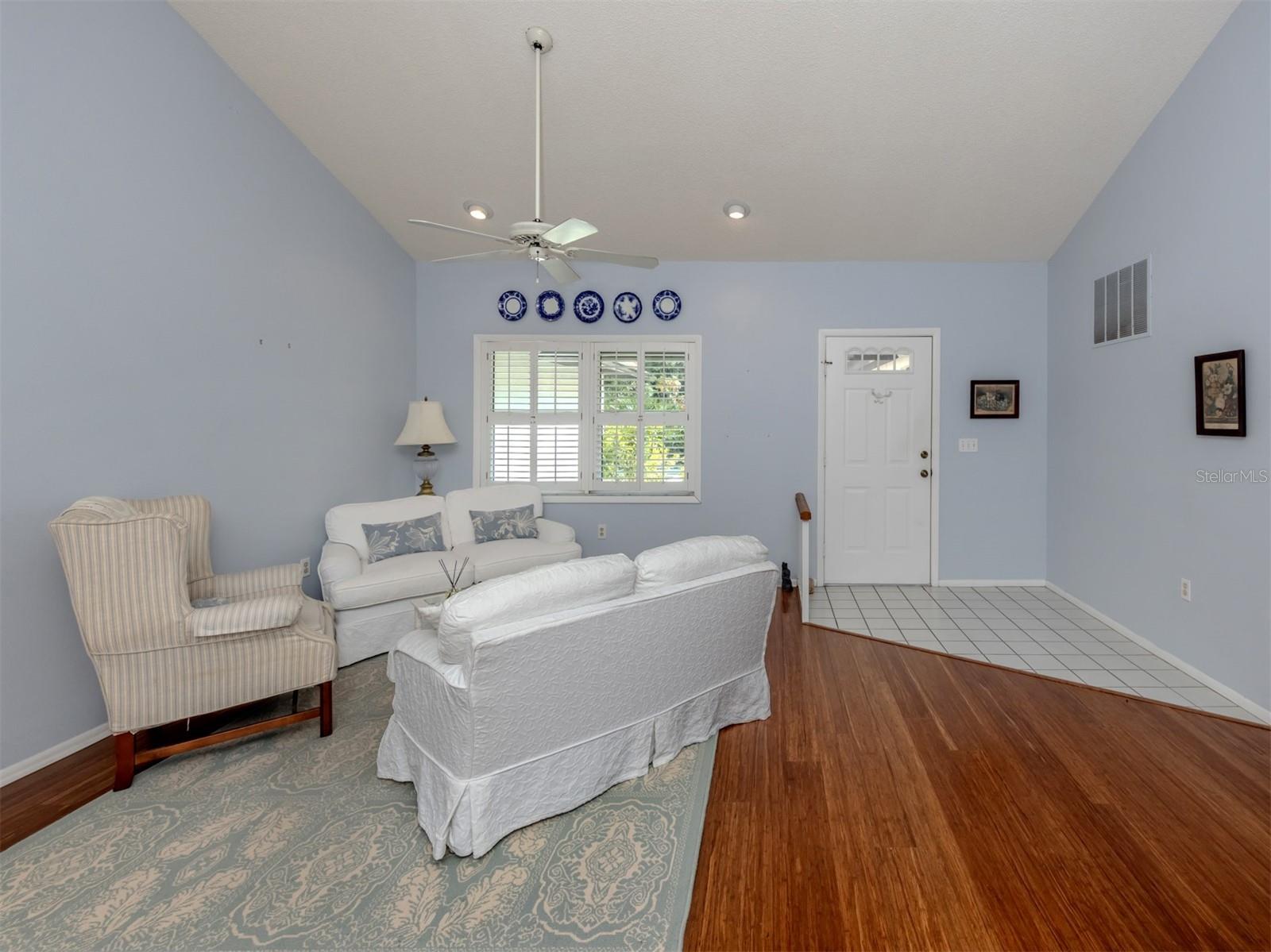 Image 4 of 50 For 264 Laurel Hollow Drive 31