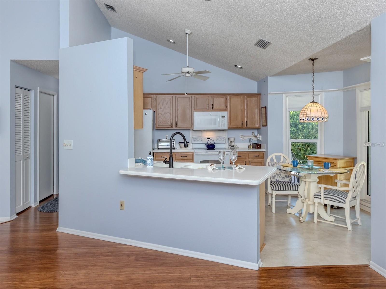 Image 8 of 50 For 264 Laurel Hollow Drive 31