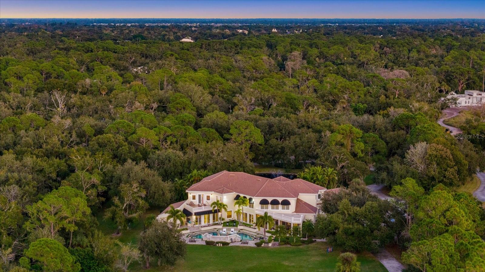 Image 90 of 93 For 3550 Sarasota Golf Club Boulevard