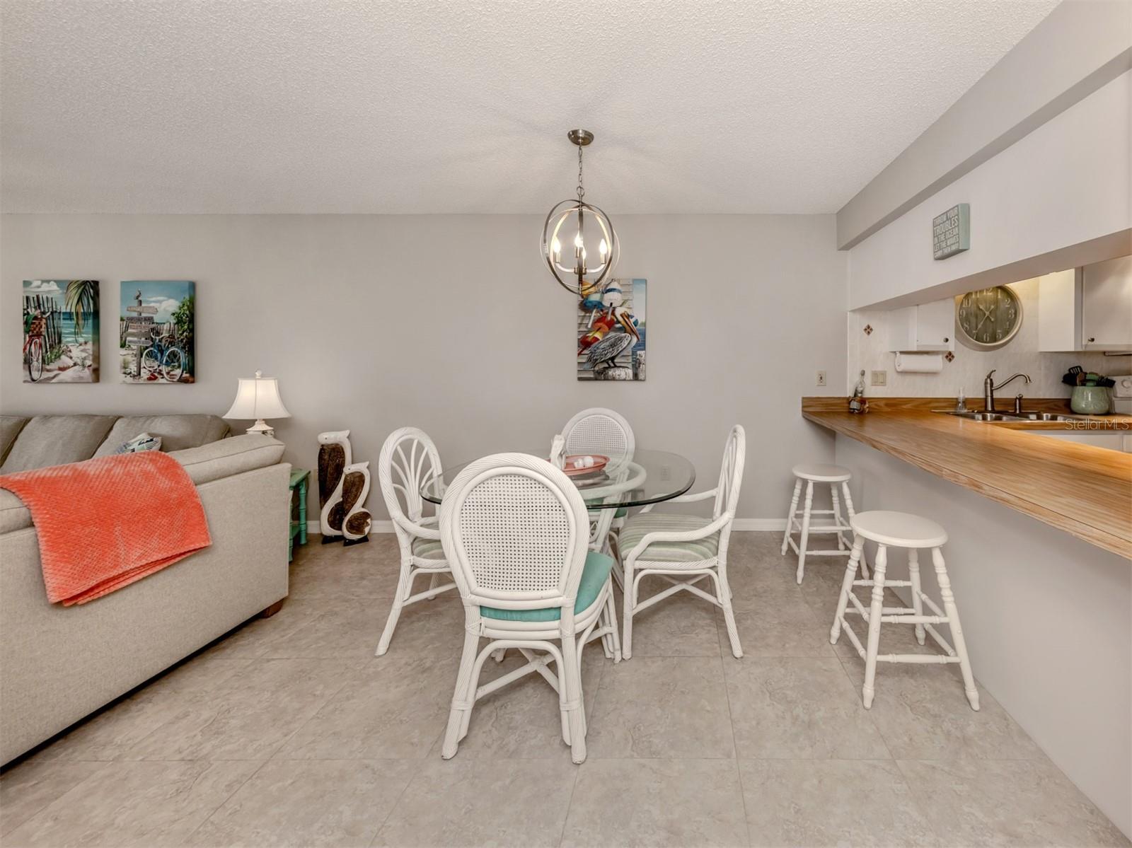 Image 10 of 57 For 936 Capri Isles Boulevard 102