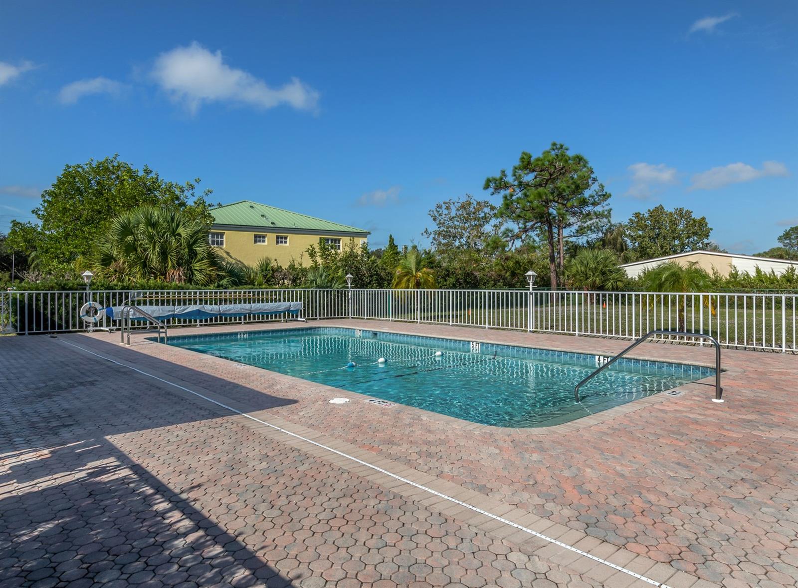 Image 31 of 57 For 936 Capri Isles Boulevard 102