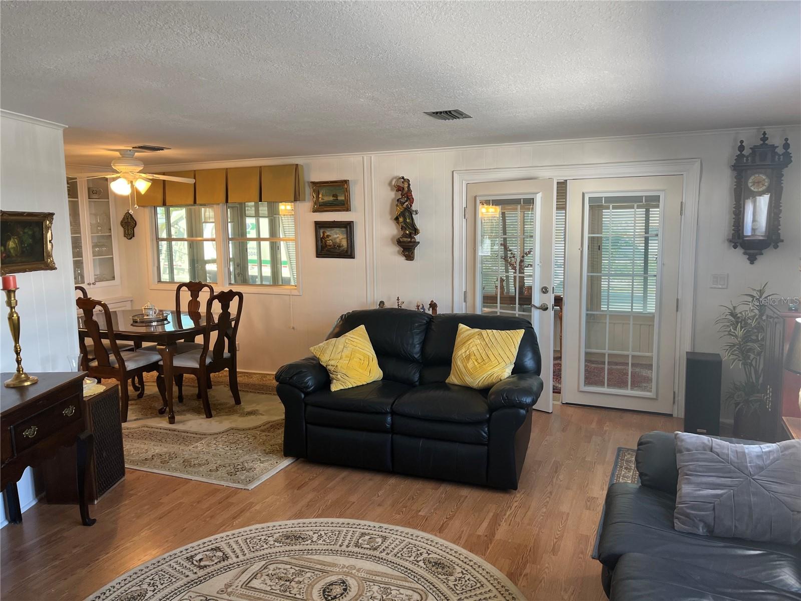 Image 14 of 52 For 922 Cortina Boulevard