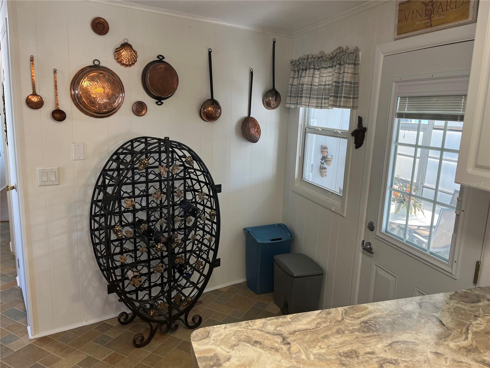 Image 24 of 52 For 922 Cortina Boulevard