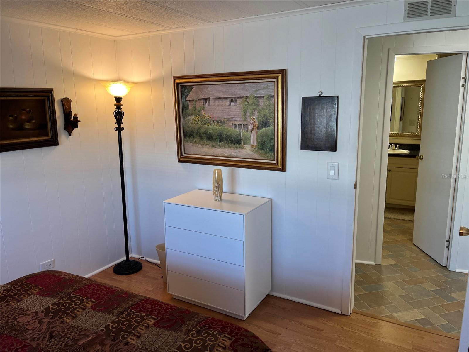 Image 27 of 52 For 922 Cortina Boulevard