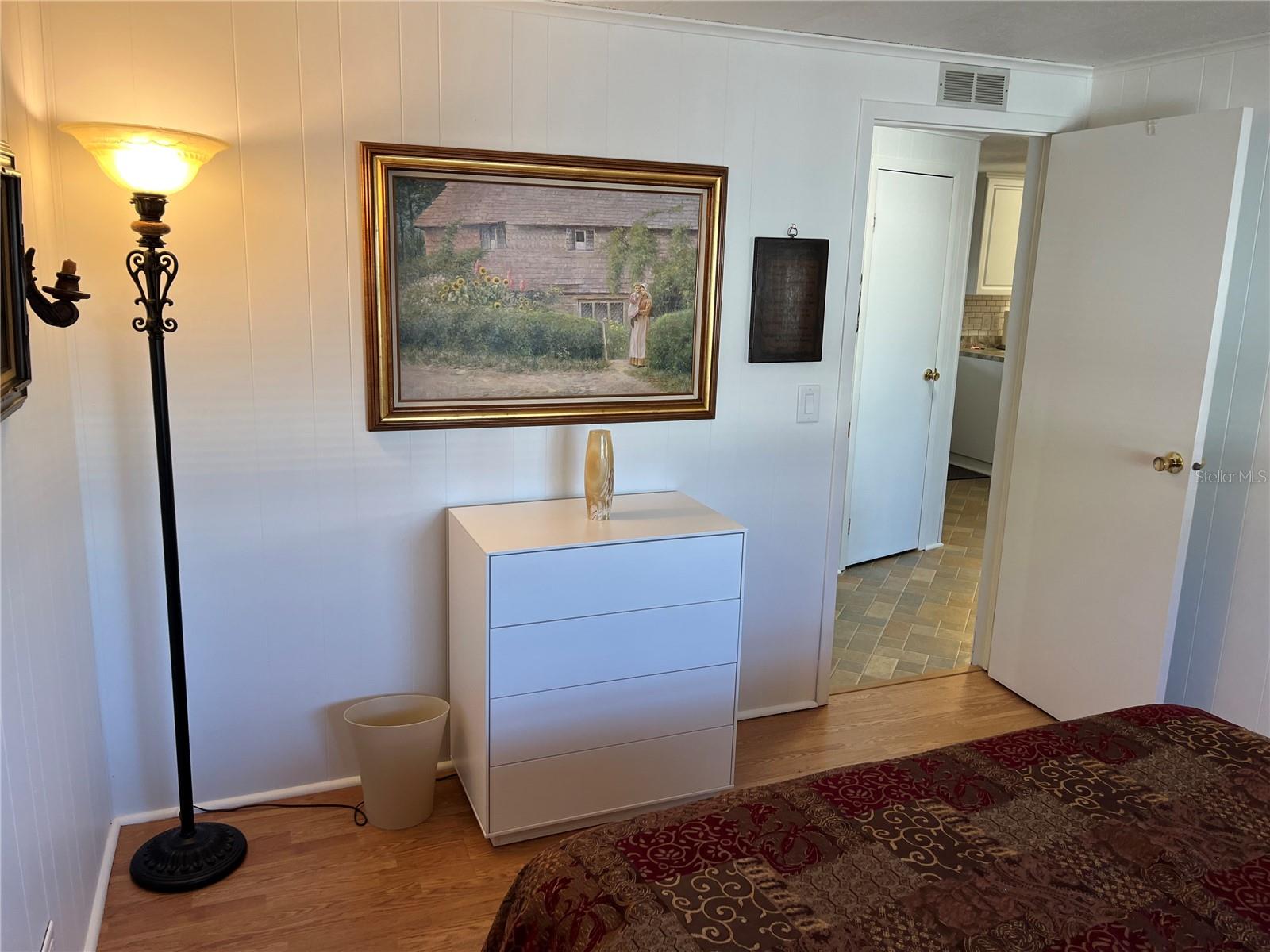 Image 30 of 52 For 922 Cortina Boulevard