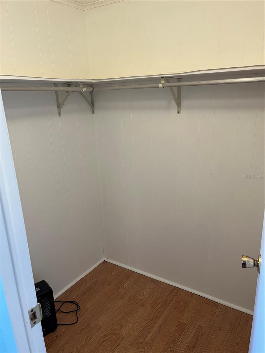 Image 31 of 52 For 922 Cortina Boulevard