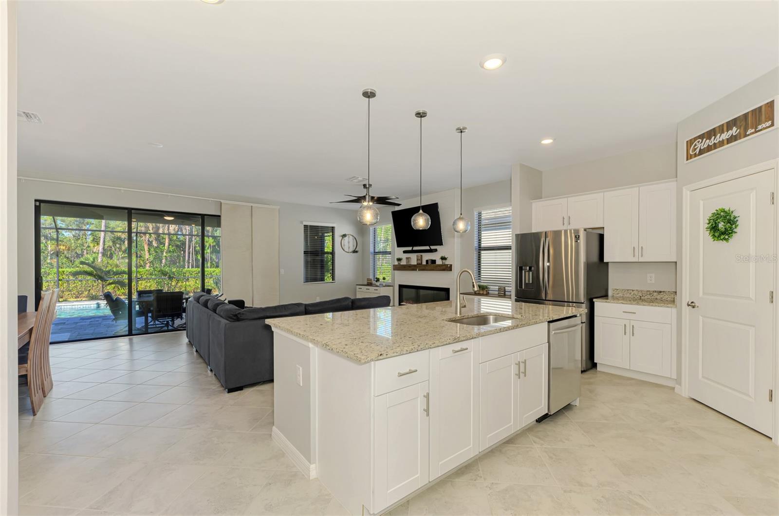 Image 13 of 66 For 15952 Honey Suckle Street