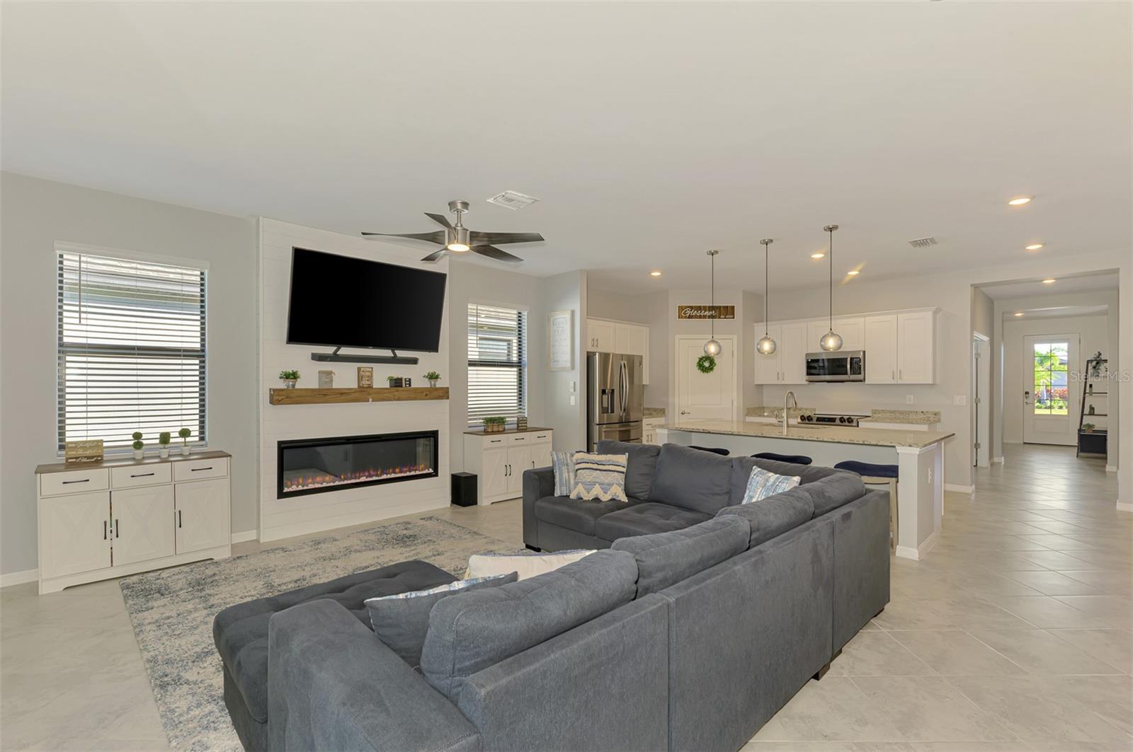 Image 24 of 66 For 15952 Honey Suckle Street