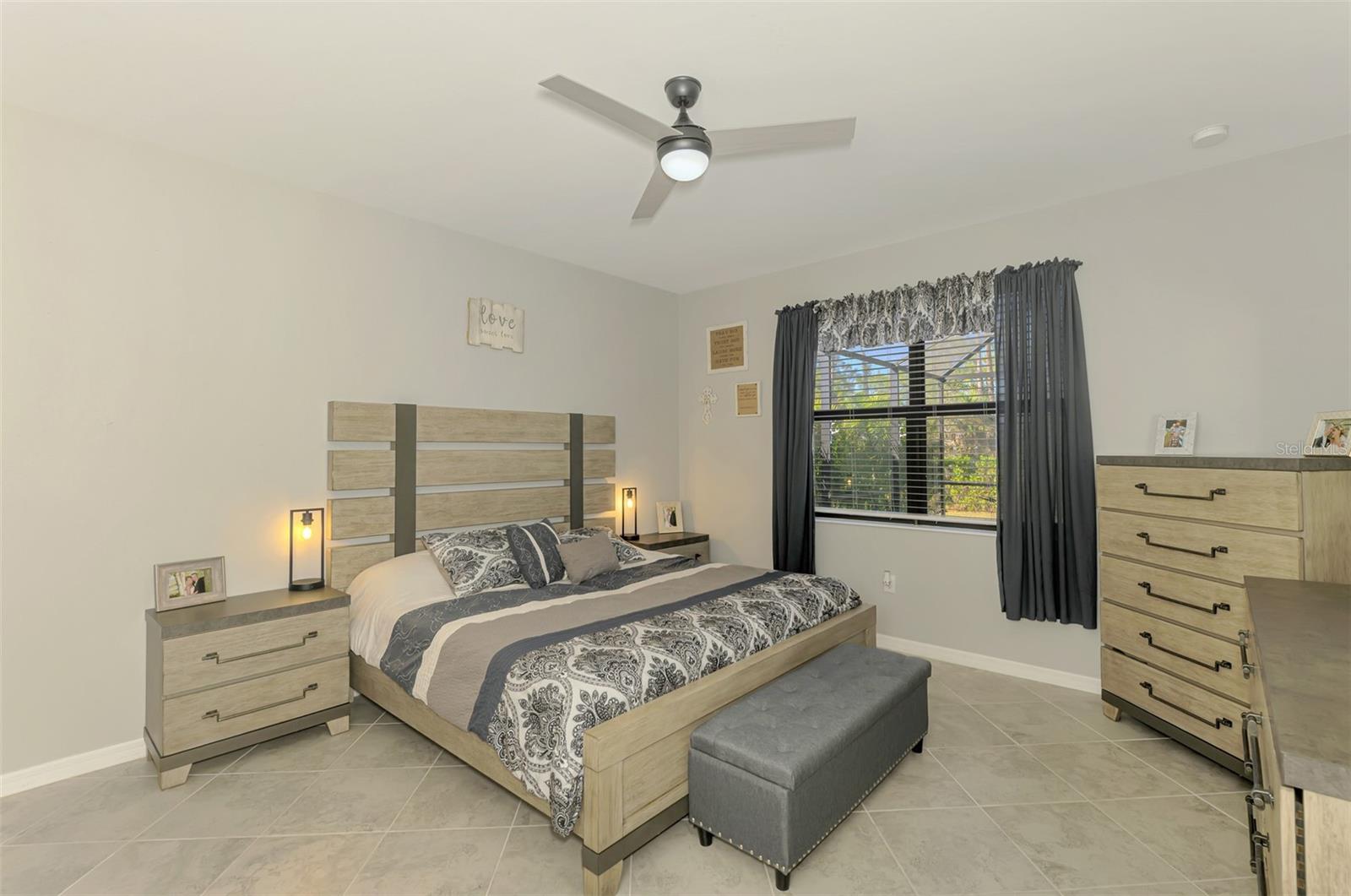 Image 30 of 66 For 15952 Honey Suckle Street