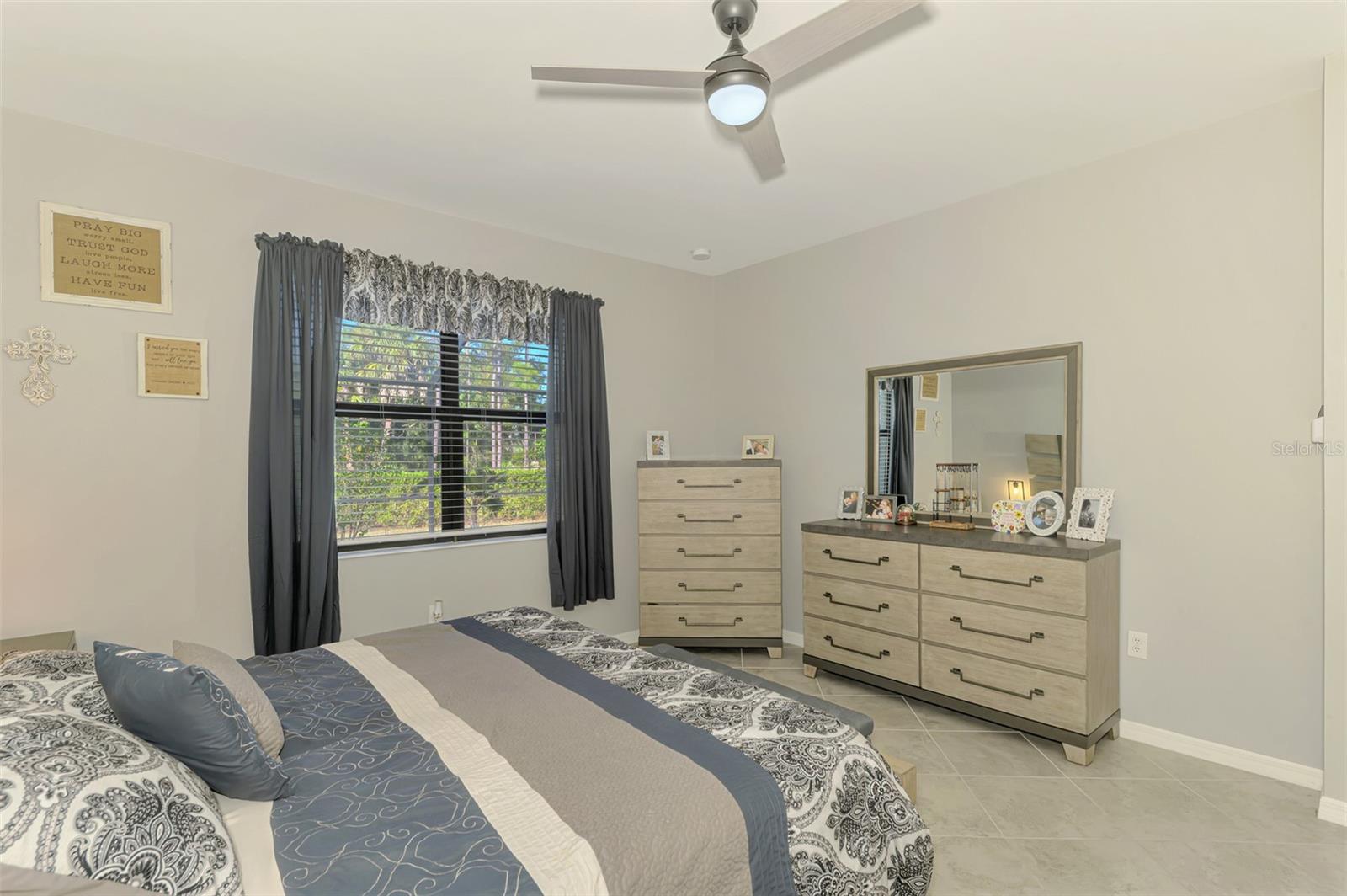 Image 31 of 66 For 15952 Honey Suckle Street