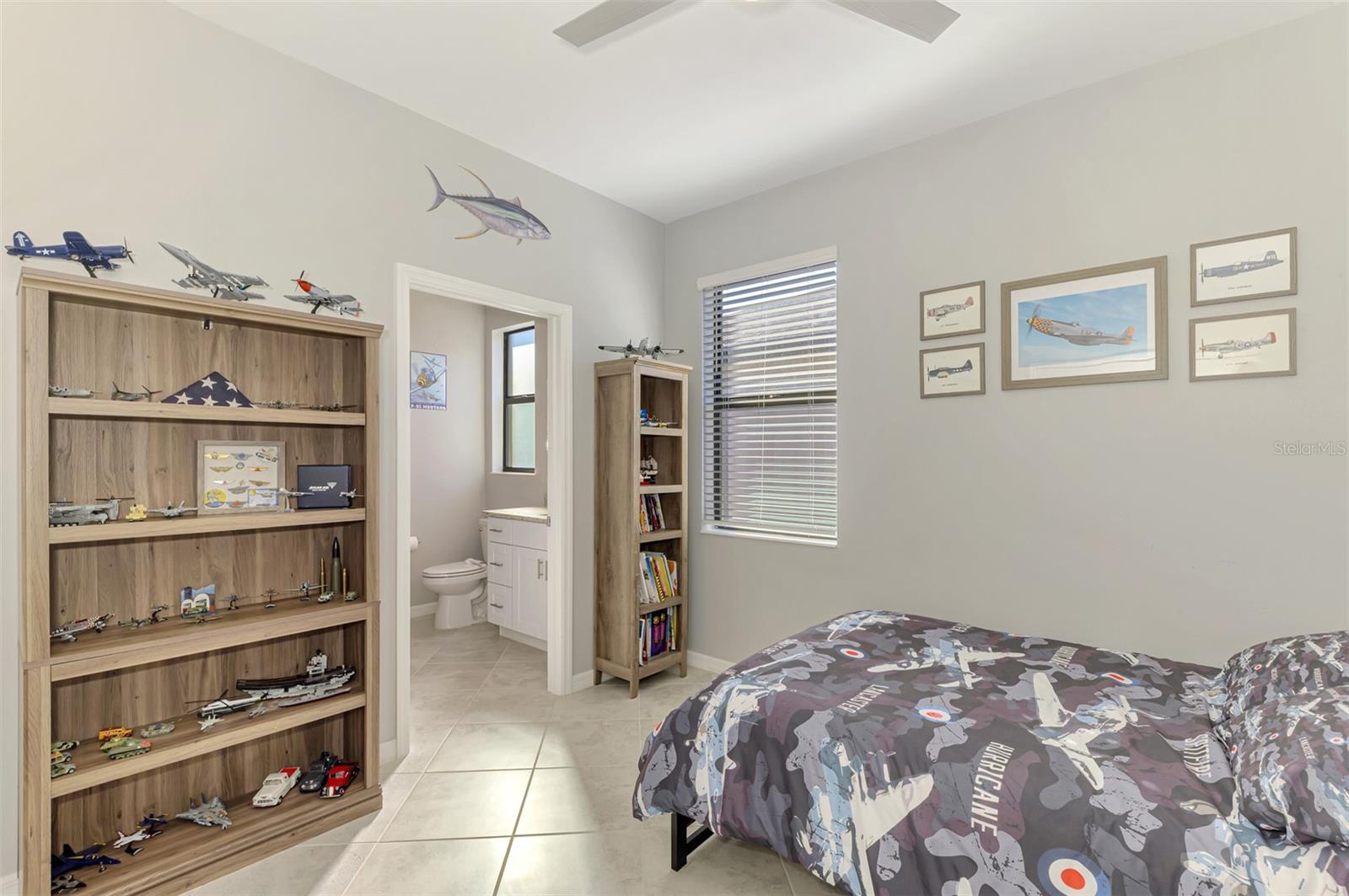 Image 38 of 66 For 15952 Honey Suckle Street