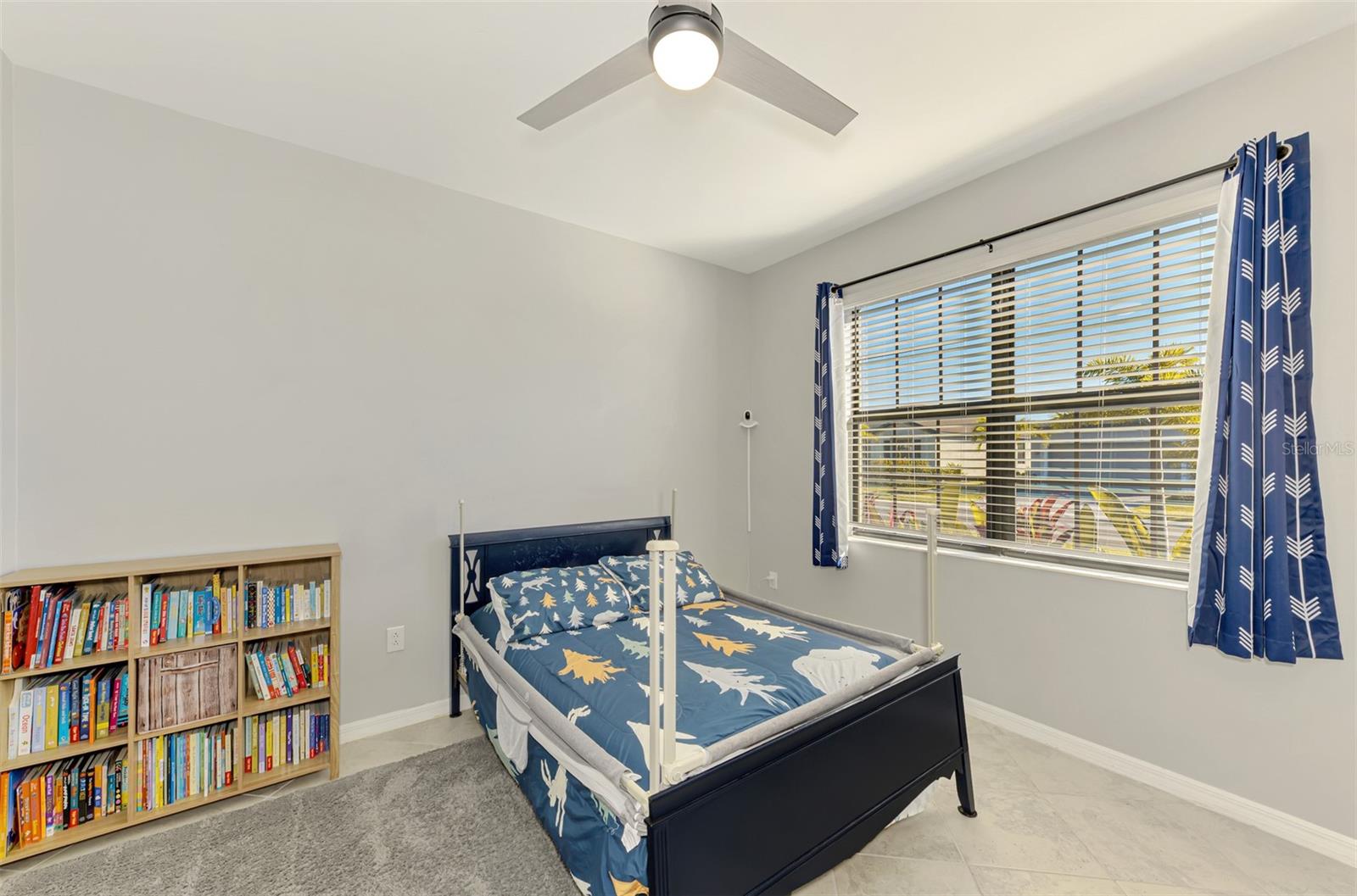 Image 42 of 66 For 15952 Honey Suckle Street