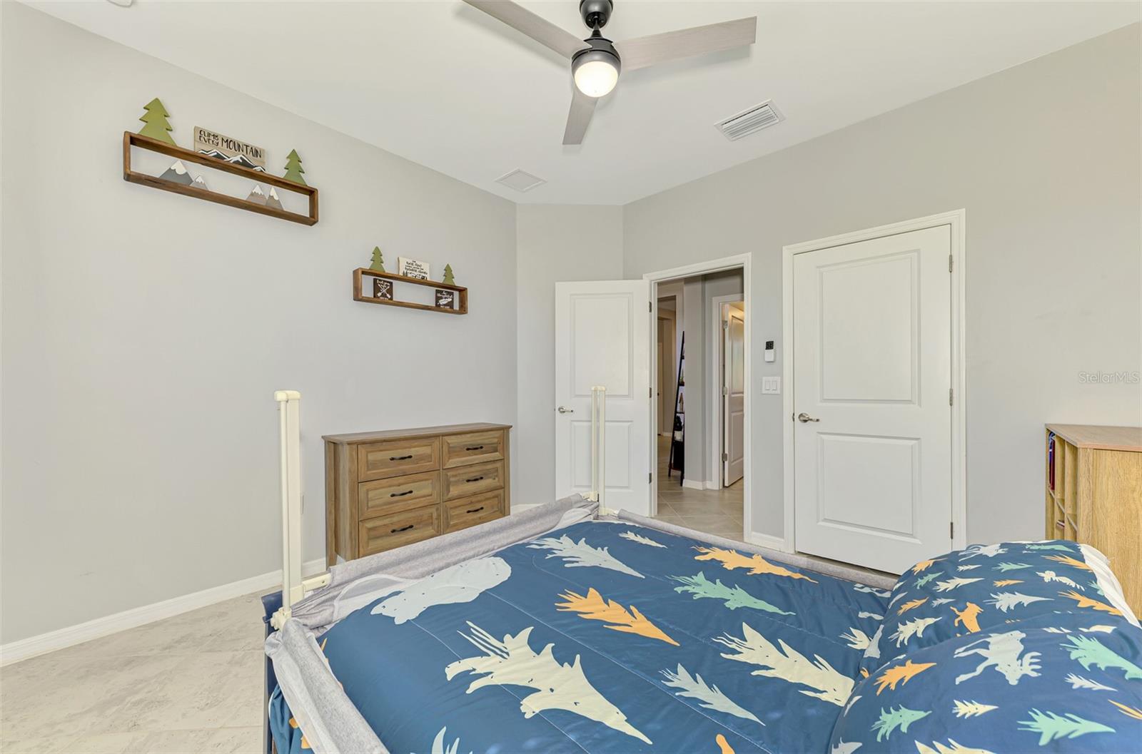 Image 43 of 66 For 15952 Honey Suckle Street