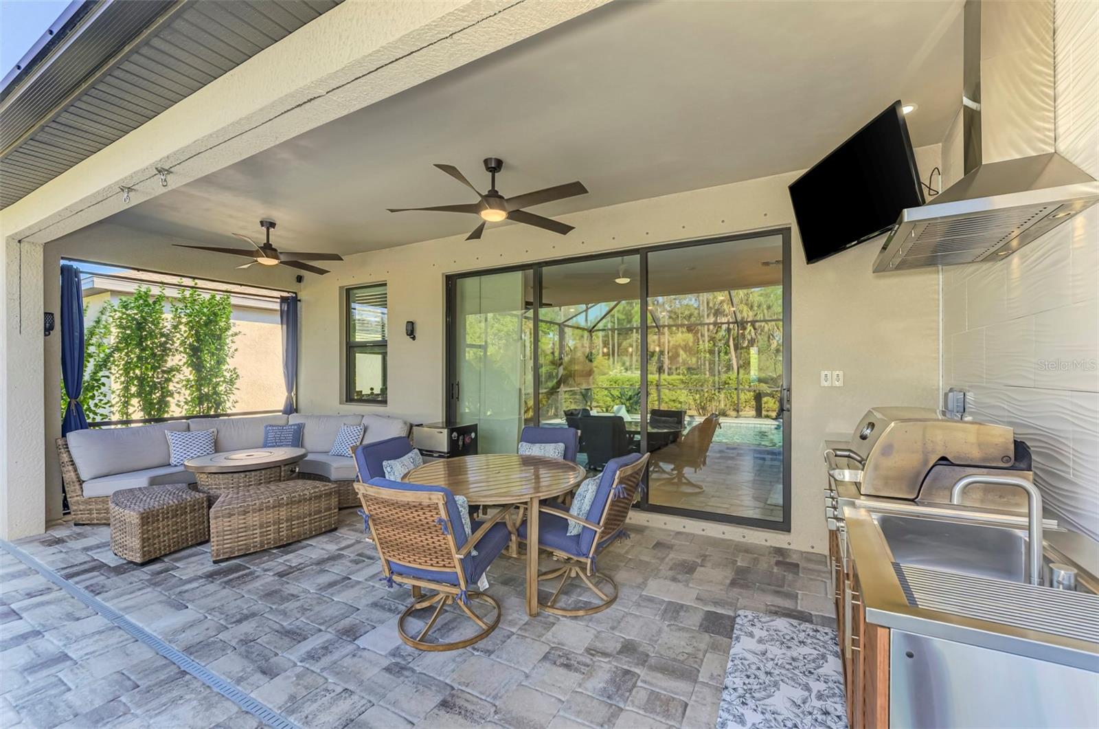 Image 49 of 66 For 15952 Honey Suckle Street