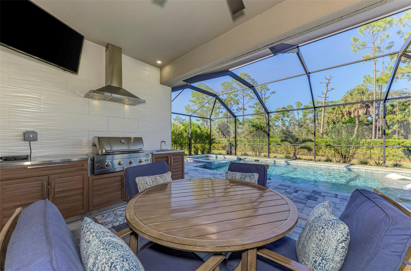 Image 51 of 66 For 15952 Honey Suckle Street