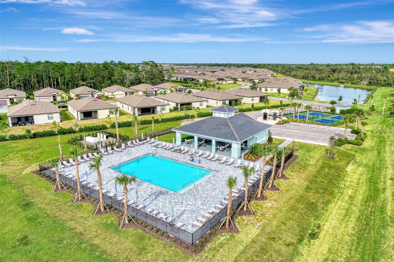 Image 62 of 66 For 15952 Honey Suckle Street