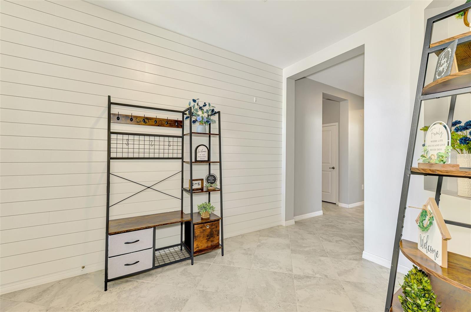 Image 8 of 66 For 15952 Honey Suckle Street