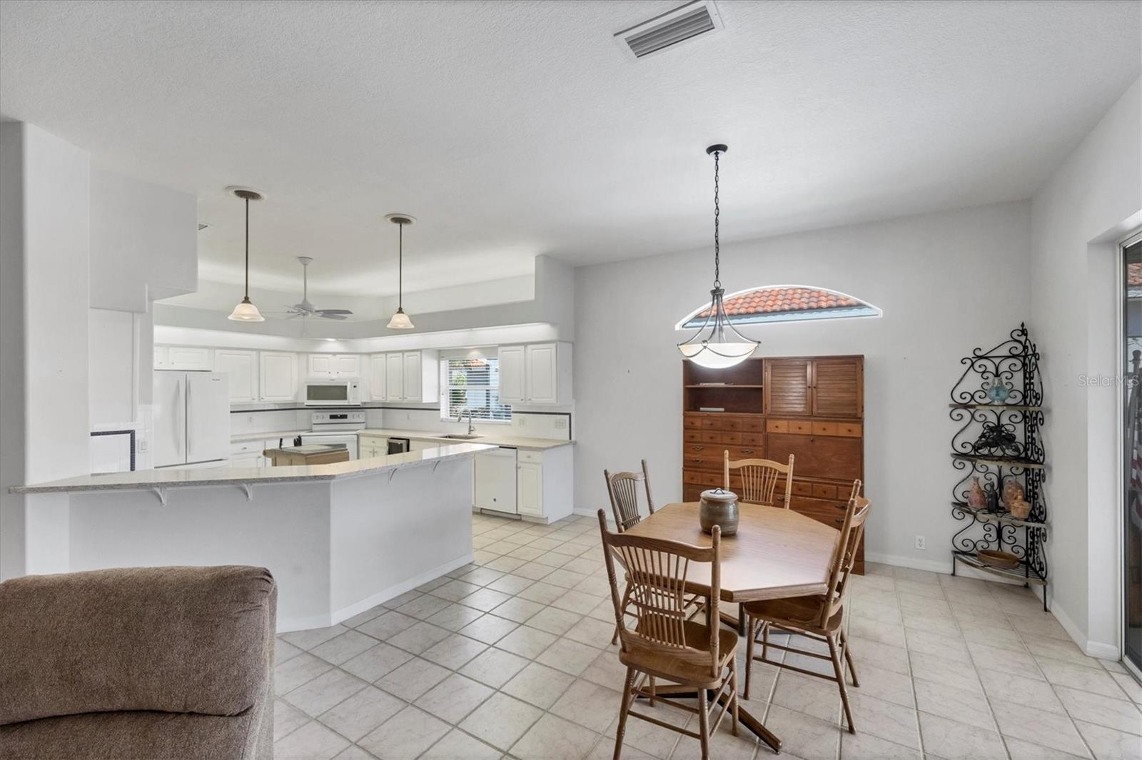 Image 25 of 75 For 446 Pinewood Lake Drive