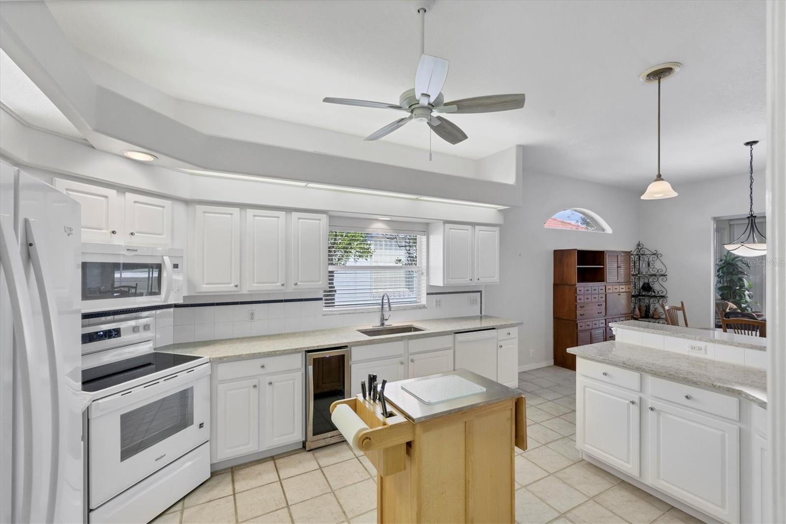 Image 29 of 75 For 446 Pinewood Lake Drive