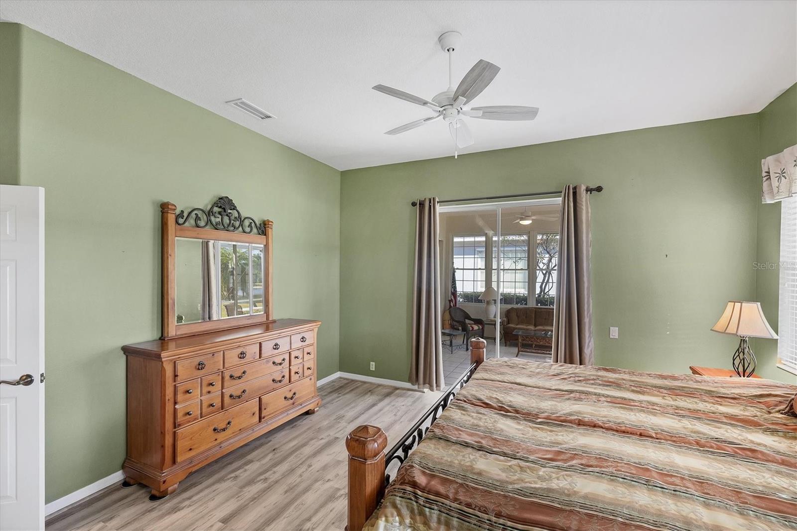 Image 36 of 75 For 446 Pinewood Lake Drive