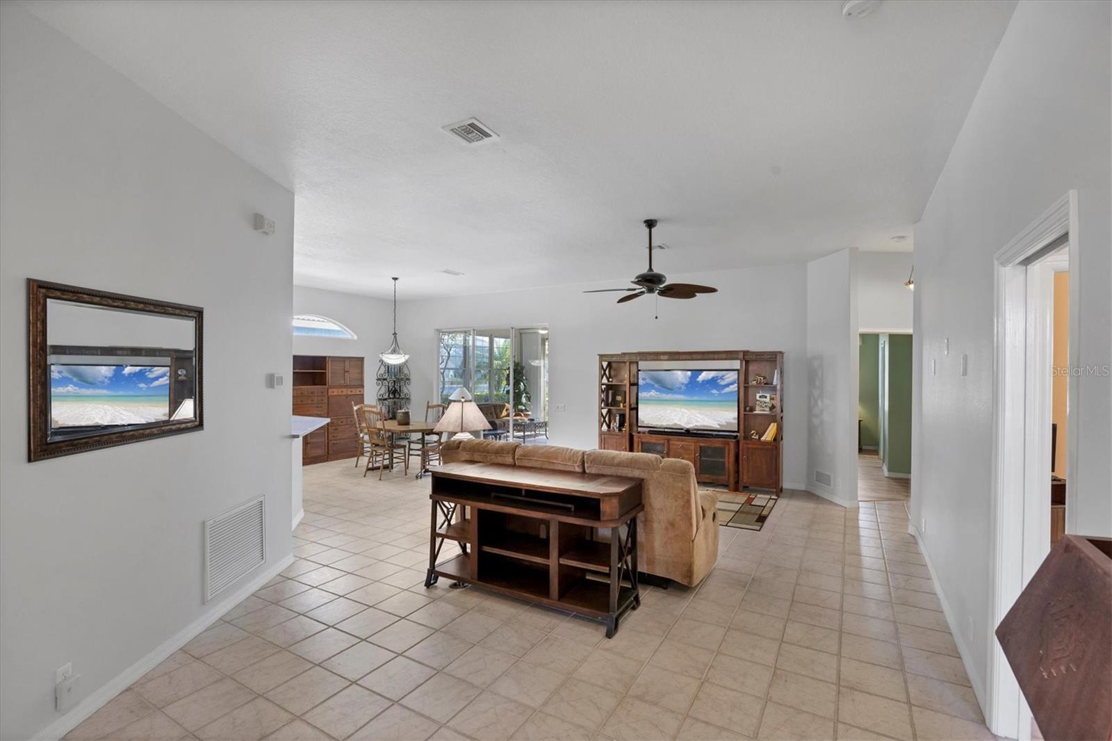 Image 6 of 75 For 446 Pinewood Lake Drive