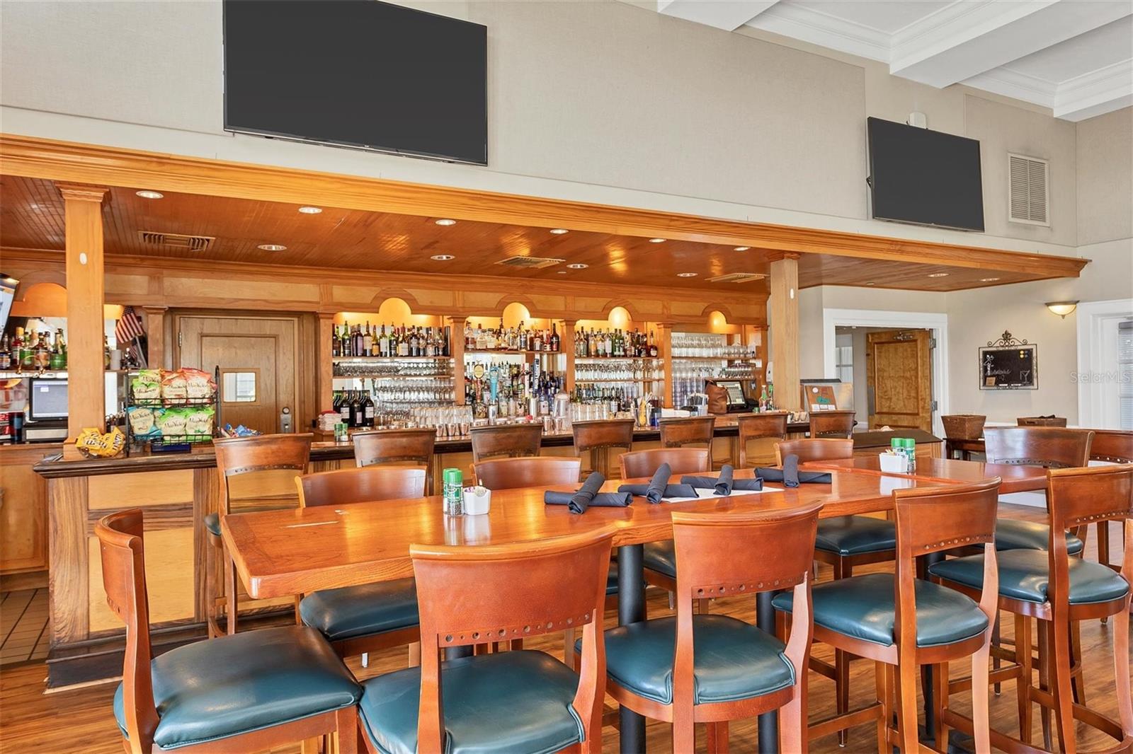 Image 61 of 75 For 446 Pinewood Lake Drive