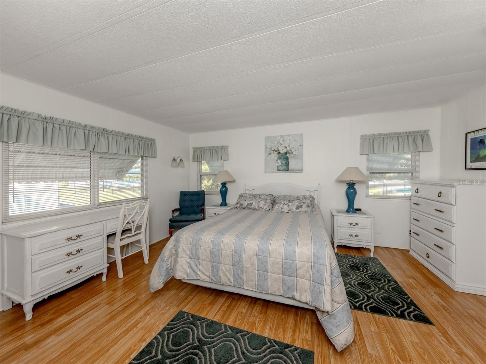 Image 26 of 47 For 710 Fairmount Drive